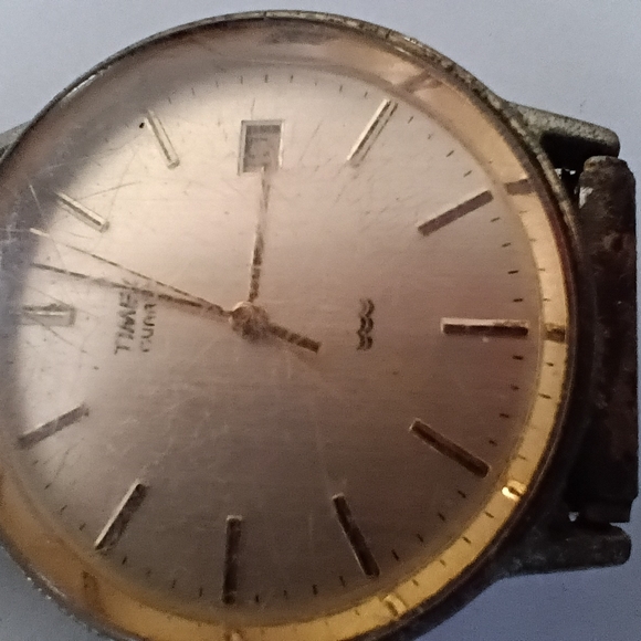 Timex Silver and Gold Men's Watches - Picture 6 of 7